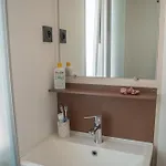 La Peiriere - & Mobile-home אתר קמפינג 2*