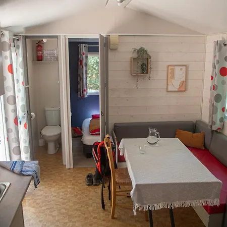 Campsite La Peiriere 2*