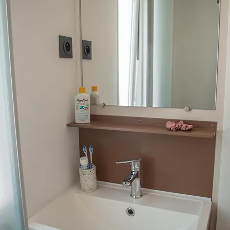La Peiriere - & Mobile-home Κάμπινγκ 2*
