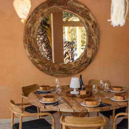 Κάμπινγκ La Peiriere - & Mobile-home 2*