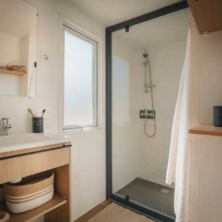 Κάμπινγκ La Peiriere - & Mobile-home 2*