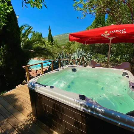 Campsite La Peiriere 2*