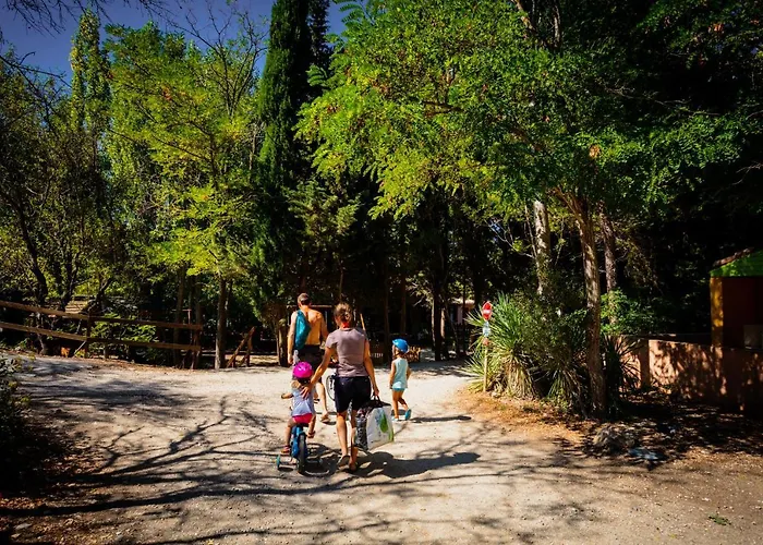 Campeggio La Peiriere 2*